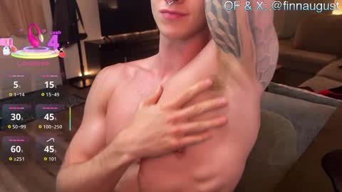 Snapshot of finnaugust chatting on September 18, 1:53 am Finn August online show from September 18, 1:53 am