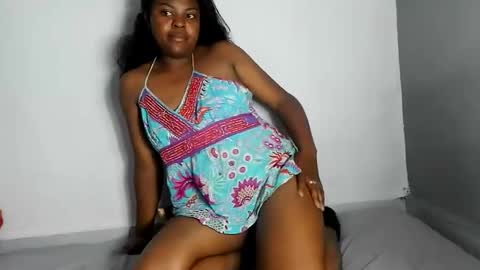 fiona_00 online show from May 23, 12:28 am
