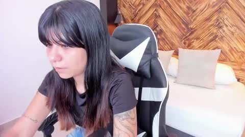 F I O R E L L A  online show from September 30, 4:39 pm