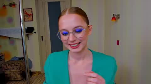 fire_luna online show from October 21, 1:16 pm