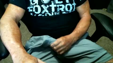 fitguy40 online show from June 22, 3:12 am