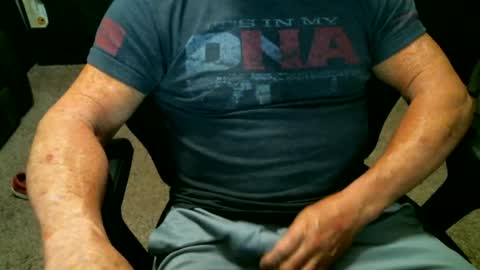 fitguy40 online show from June 28, 3:24 am