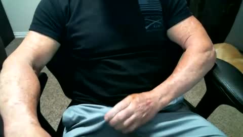 fitguy40 online show from July 18, 3:08 am