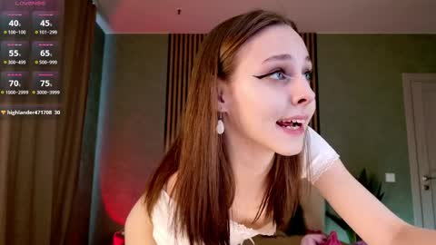 im Linda please give me thumbs up online show from April 10, 10:09 am