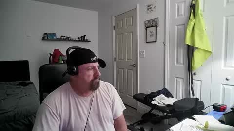 Snapshot of flaguy3233 chatting on December 6, 4:52 am Florida guy online show from December 6, 4:52 am
