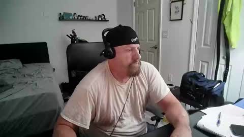 Snapshot of flaguy3233 chatting on January 3, 8:54 am Florida guy online show from January 3, 8:54 am