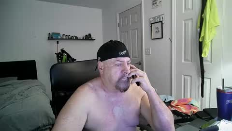 Snapshot of flaguy3233 chatting on February 16, 2:43 pm Florida guy online show from February 16, 2:43 pm
