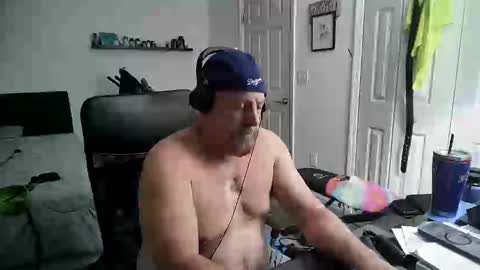Snapshot of flaguy3233 chatting on February 13, 4:22 am Florida guy online show from February 13, 4:22 am
