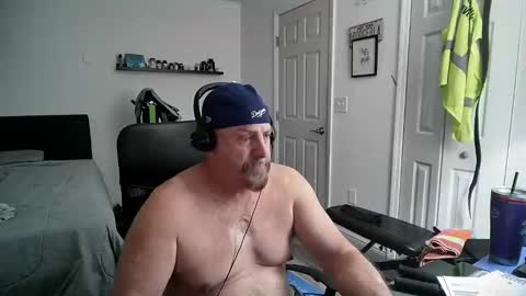Snapshot of flaguy3233 chatting on February 12, 5:58 am Florida guy online show from February 12, 5:58 am