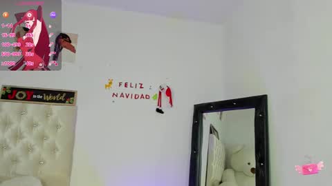 Snapshot of flavia_cruz chatting on December 11, 2:30 am Flavia online show from December 11, 2:30 am