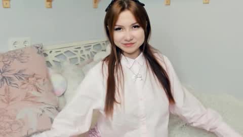 Cheryl 3 online show from October 18, 11:36 am