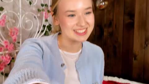 Amina online show from November 14, 3:36 pm