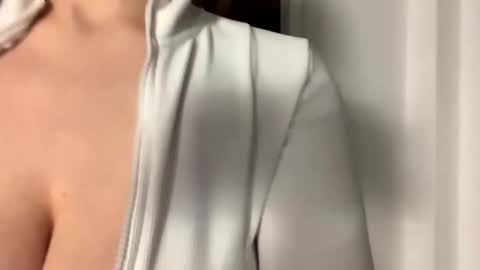 Dasha and Vitalii online show from March 5, 6:50 pm