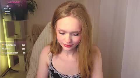 Snapshot of flirtypixy chatting on September 15, 10:55 pm Polly online show from September 15, 10:55 pm