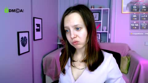 Snapshot of flora_ri chatting on February 3, 1:19 pm just ask me online show from February 3, 1:19 pm