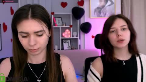 Snapshot of flora_ri chatting on February 20, 5:09 pm just ask me online show from February 20, 5:09 pm