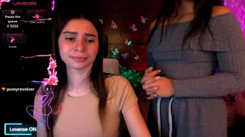 Snapshot of flora_ri chatting on February 5, 4:25 pm just ask me online show from February 5, 4:25 pm