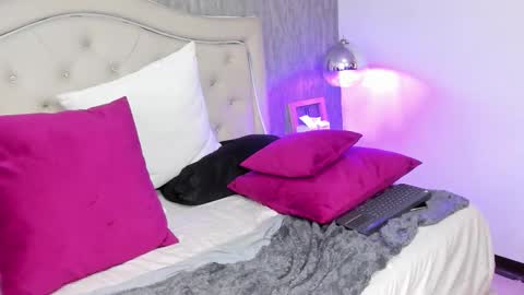 FLORA online show from October 16, 6:51 pm