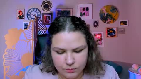 florenceanderson_ online show from September 23, 9:14 am