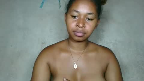 Snapshot of florencia011 chatting on October 23, 7:59 pm florencia011 online show from October 23, 7:59 pm