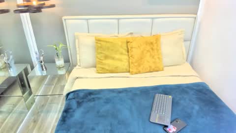 Florian Sven online show from November 2, 7:25 pm