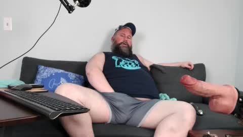 Snapshot of floridabearlive chatting on February 6, 1:05 am FloridaBearLive online show from February 6, 1:05 am