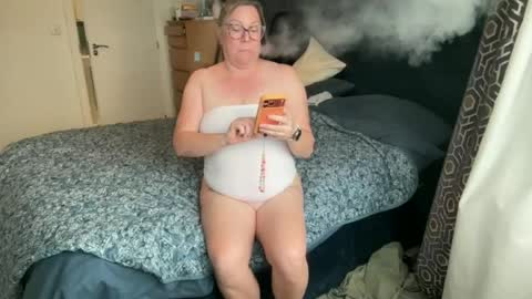 flossyishot online show from June 19, 5:52 pm