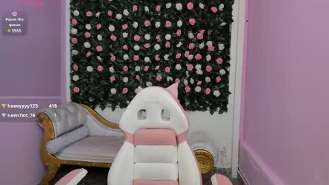 Snapshot of flower_dulce chatting on February 21, 3:54 pm Dulce online show from February 21, 3:54 pm