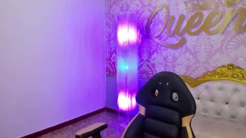 Snapshot of flower_dulce chatting on March 7, 10:45 am Dulce online show from March 7, 10:45 am