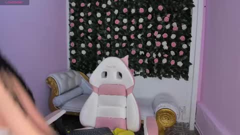 Snapshot of flower_dulce chatting on February 9, 9:28 pm Dulce online show from February 9, 9:28 pm