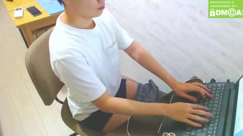 Snapshot of flowerbox chatting on December 30, 5:12 pm flowerbox online show from December 30, 5:12 pm