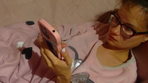 say meow and send tip  online show from October 4, 9:01 pm