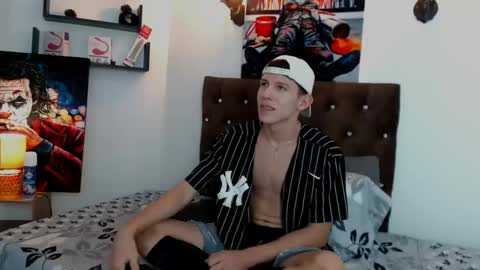 flowers109 online show from January 15, 9:09 pm