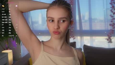 Snapshot of fluffy_angel chatting on January 21, 8:52 am Adeline online show from January 21, 8:52 am