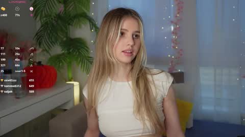 Snapshot of fluffy_angel chatting on March 10, 2:37 pm Adeline online show from March 10, 2:37 pm