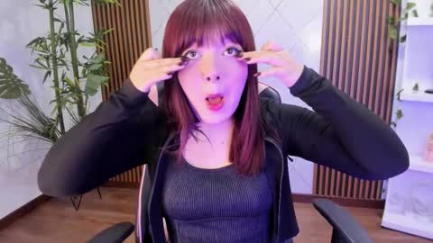 Snapshot of fluffy_bubble21 chatting on February 12, 4:12 am FLUFFY BUBBLE online show from February 12, 4:12 am