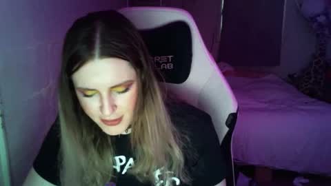 Flux online show from December 1, 2:15 pm