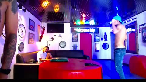 flyckers online show from April 10, 12:54 pm