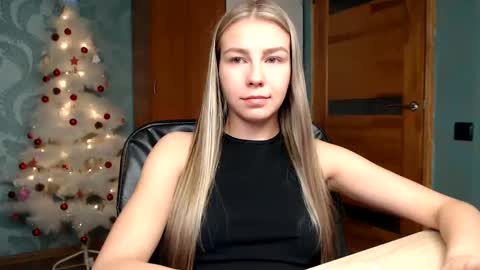 Molli  Ready for any play with you. Hottest show in pvt  Help a student earn big tokens  online show from December 28, 2:01 am