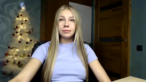 Molli  Ready for any play with you. Hottest show in pvt  Help a student earn big tokens  online show from January 17, 12:31 am