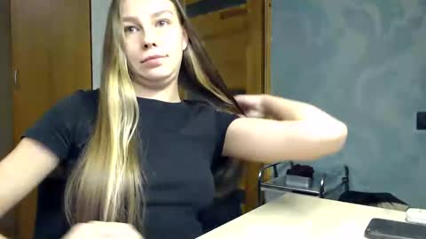 Molli  Ready for any play with you. Hottest show in pvt  Help a student earn big tokens  online show from December 6, 12:18 am