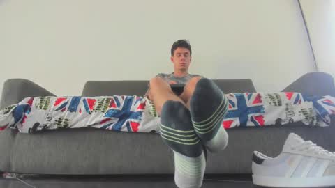 foot_master777 online show from November 7, 5:48 pm