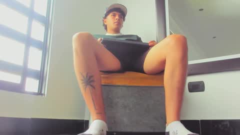 Snapshot of foot_master777 chatting on March 7, 4:11 pm foot_master777 online show from March 7, 4:11 pm