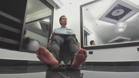 Snapshot of foot_master777 chatting on February 15, 2:37 am foot_master777 online show from February 15, 2:37 am