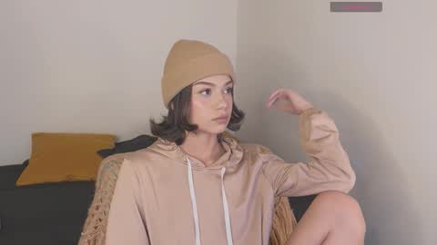 forbidden candy  online show from October 27, 11:49 pm