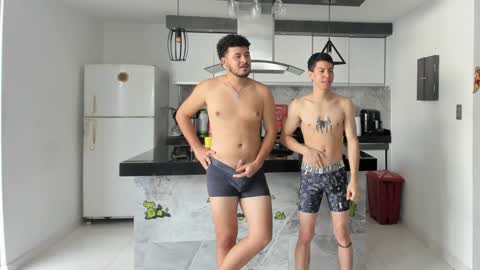 PITER ZOWIE NAD JANSER online show from December 3, 1:38 pm