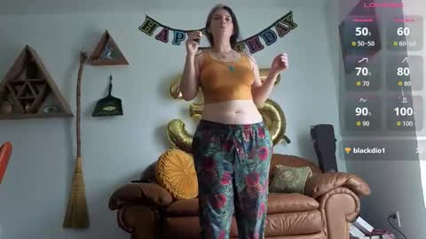 forestdarling online show from February 12, 8:45 pm