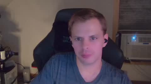 forever_broken online show from October 3, 5:05 am