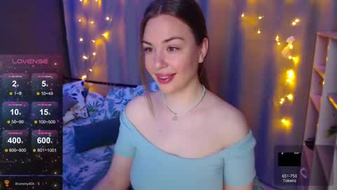 Snapshot of foreversmileme chatting on December 25, 1:20 am Julia online show from December 25, 1:20 am
