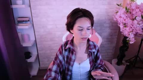 Vivian online show from September 23, 11:04 am